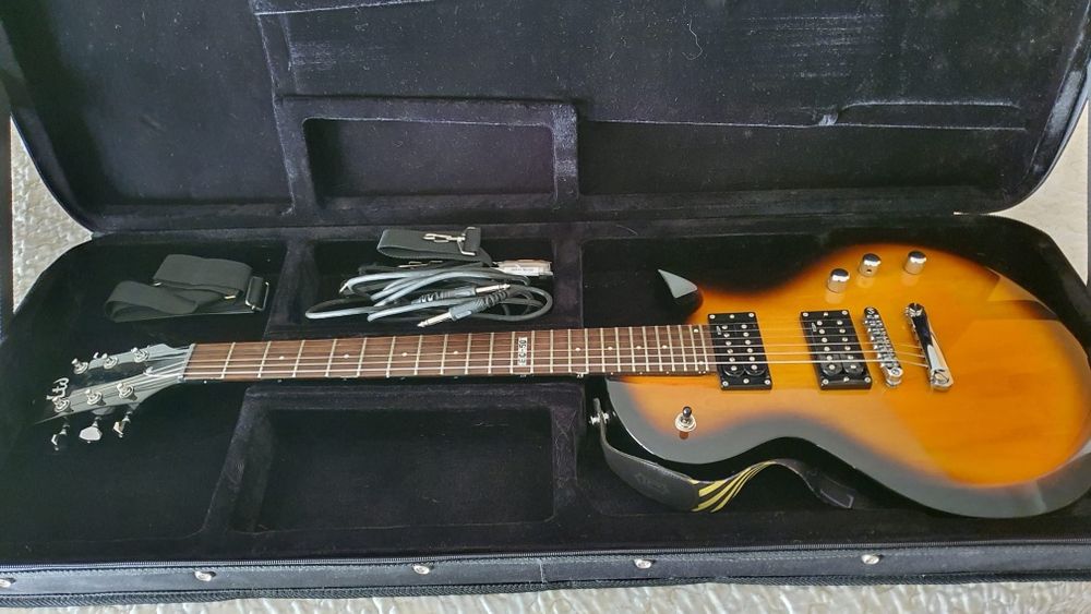 Guitarra Elétrica LTD EC-50 + Estojo + Fita Levy's Poly 2