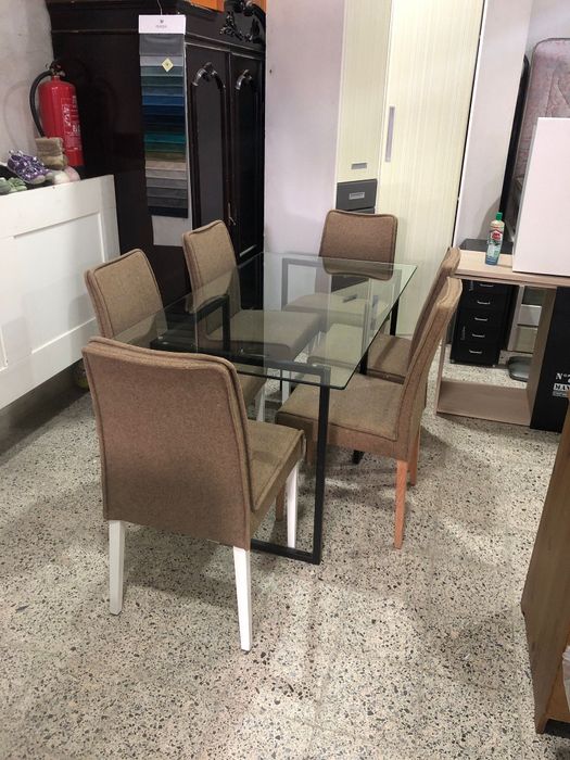 Mesa de Jantar com 6 cadeiras