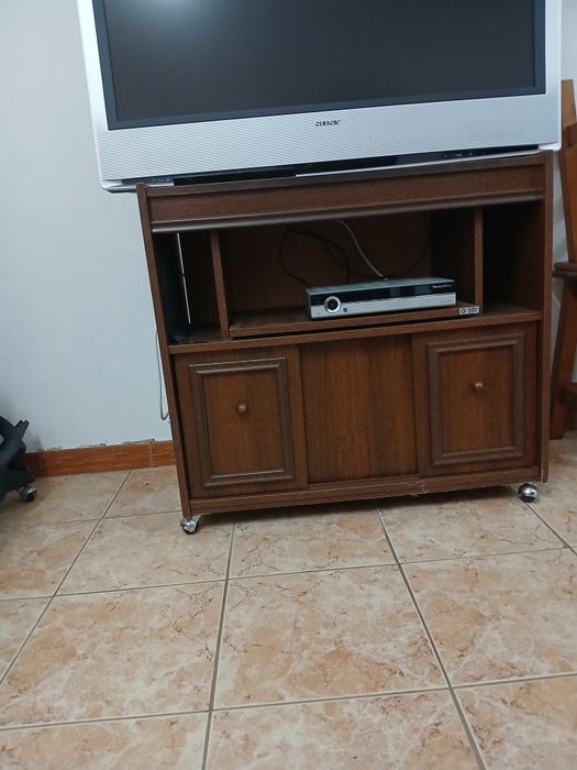 Móvel para tv em madeira