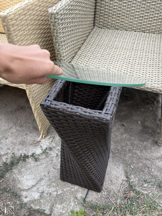 Крісла зі штучного ротангу