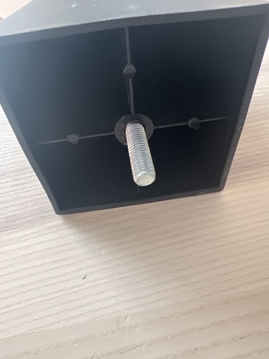 Ofereço 6 pernas para sofa
