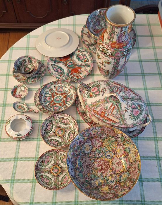 Louça de porcelana "Fabricado em Macau"