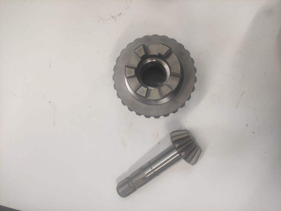 Kół zębate stożkowe przekładni Krone Titan 13/27, sprzęgło kłowe 
Koła