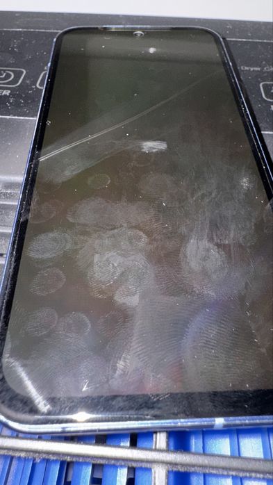 Pixel 8a com ecrã com risco