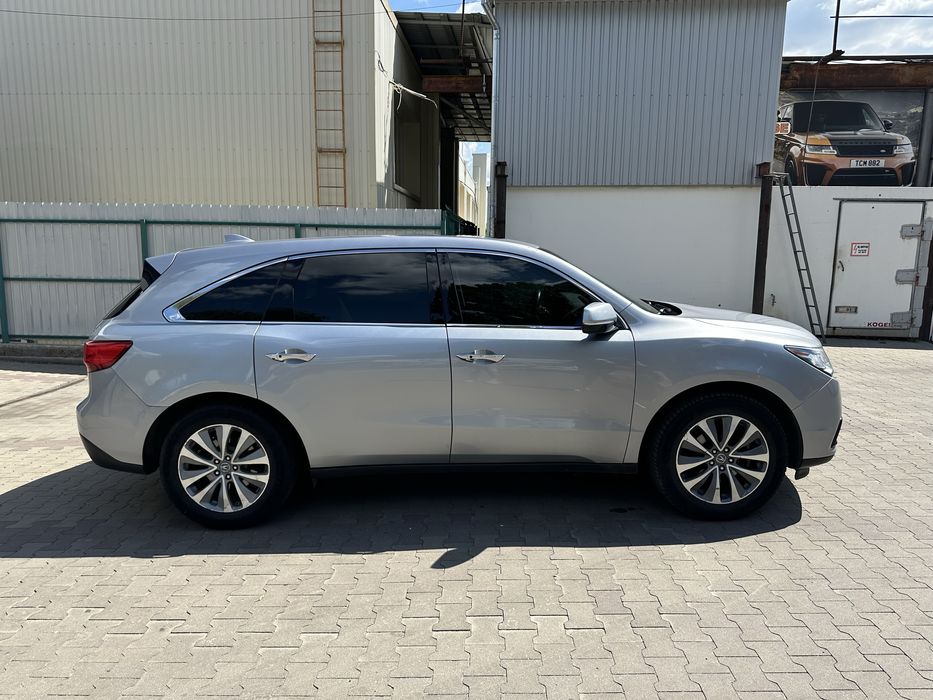 Acura MDX 2015 р, крутий сімейний кросовер