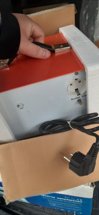 Стабилизатор напряжения від 360 до 1500 вт Стабілізатор напруги