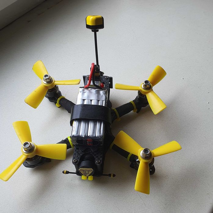 Продам FPV дрон 3"