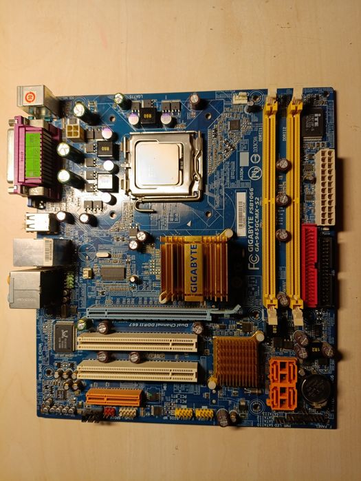 Материнська плата