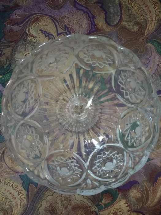 Хрустальная ваза на ножке