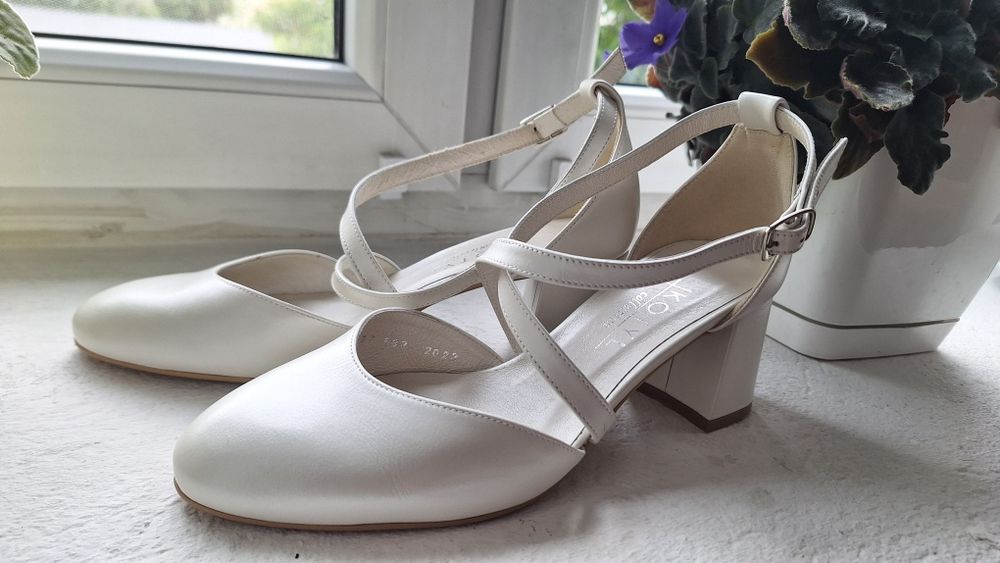Ślubne buty Kotyl