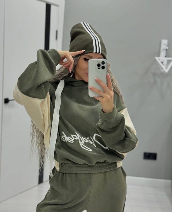 Модный теплый спортивный костюм женский флисовый