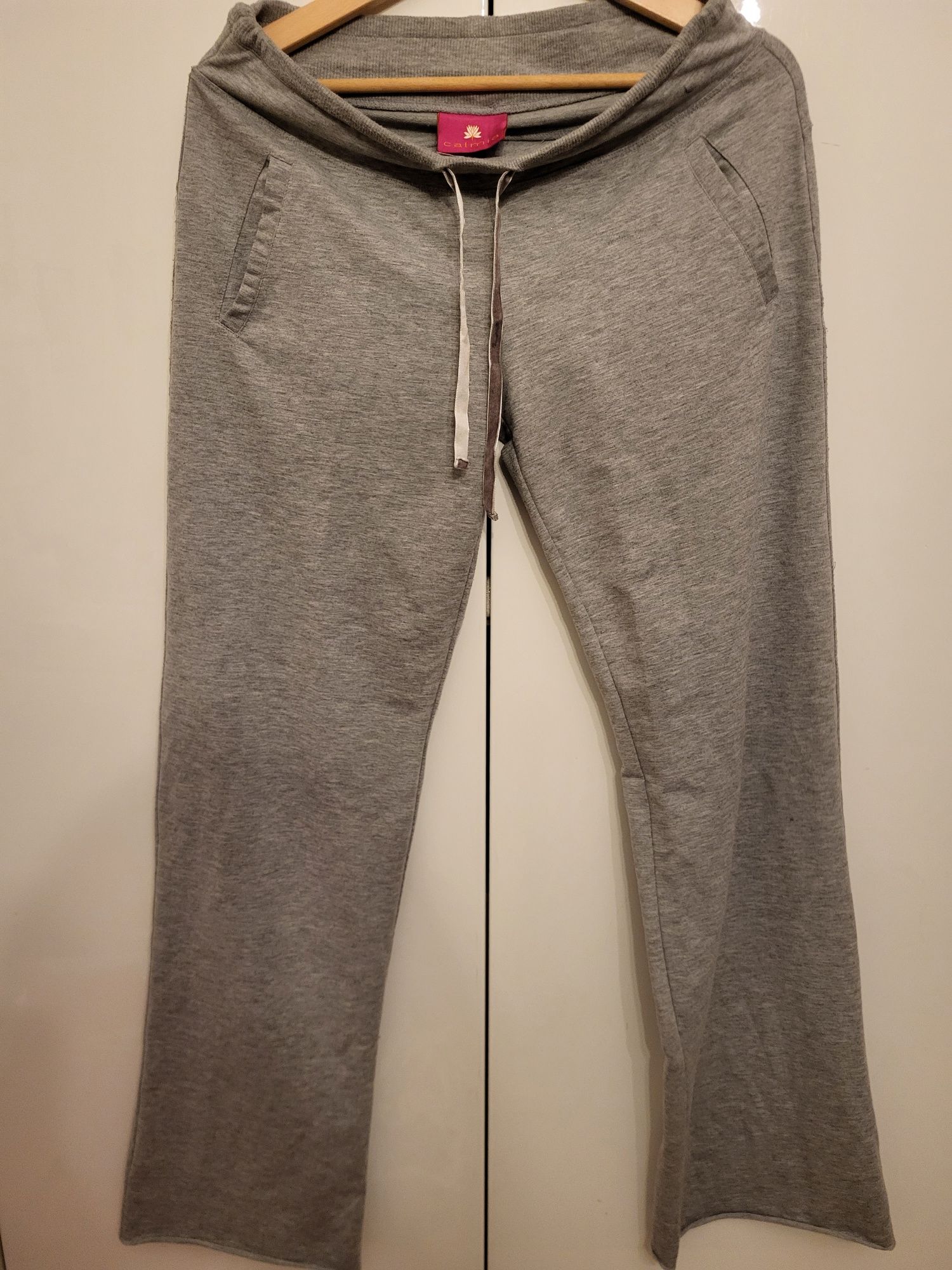 Calmia joggers sale