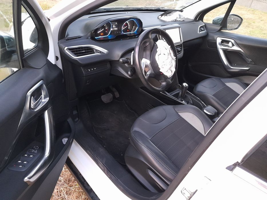 Peugeot 2008 16r 12b automat   bogate wyposażenie