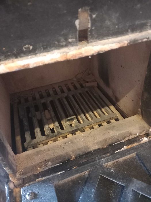 Salamandra e fogão,antiga, ferro fundido, totalmente funcional,  porto