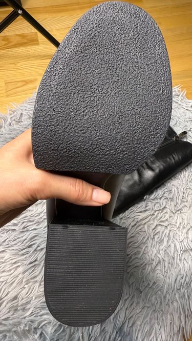 Чоботи на підборах