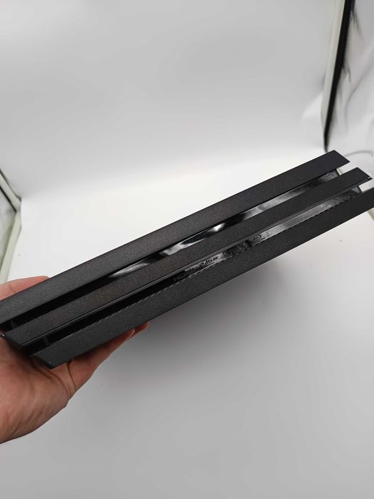 konsola sony playstation 4 pro 1tb czarny + pad + okablowanie