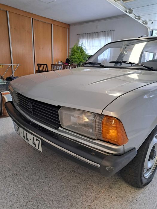 Peugeot 305 — fotografia 2