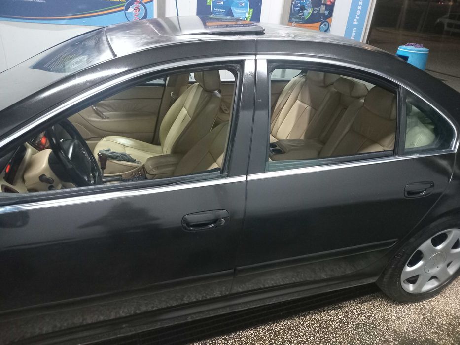 Peugeot 607