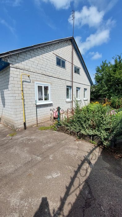 Продам комфортний будинок с.Худяки