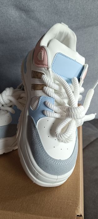 Biało-Niebieskie Sneakersy na Grubej Podeszwie z Brokatem Lenema