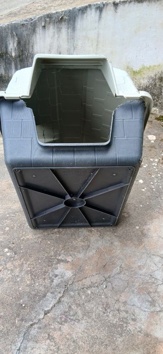 Casota para Cão Rígida em Plástico