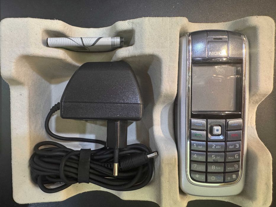 Telemóvel NOKIA 6020 - Impecável