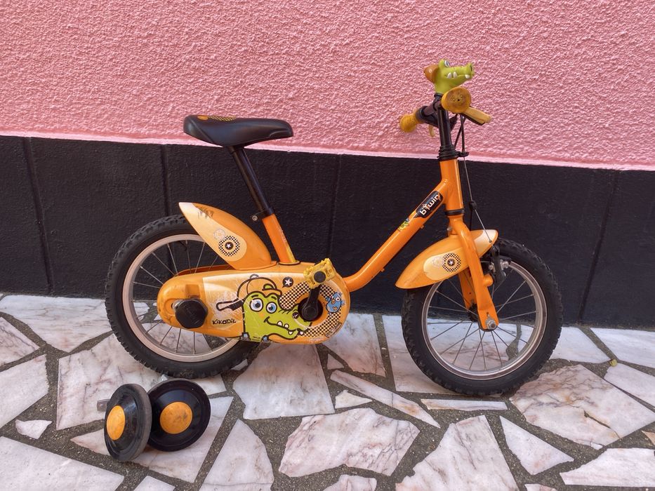 Bicicleta e rodinhas para criança