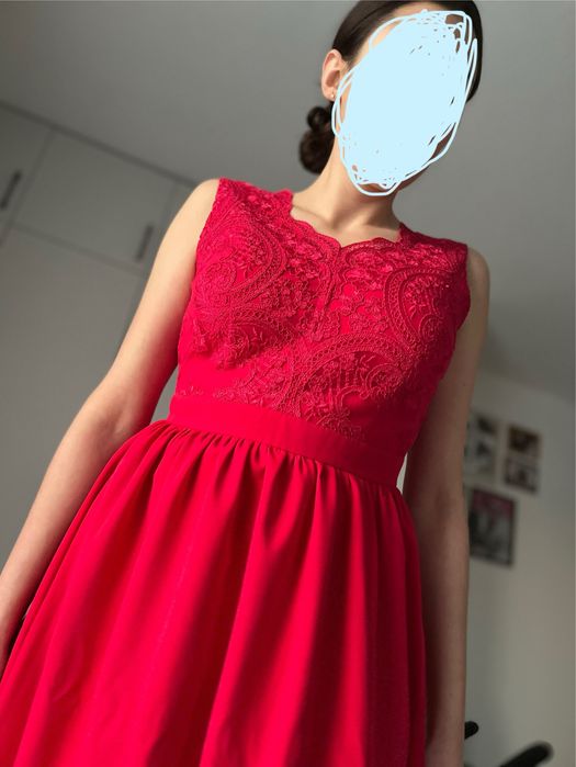 Kobieca, elegancka dluga suknia na studniówkę, połowinki, bal