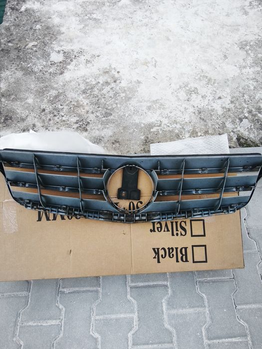Grelha frontal original prateada para Mercedes W204