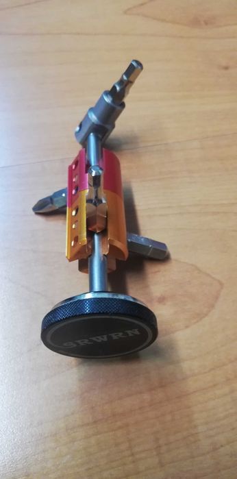 Chave multi tool bike BTT - coloca-se no eixo pedaleiro (buraco)