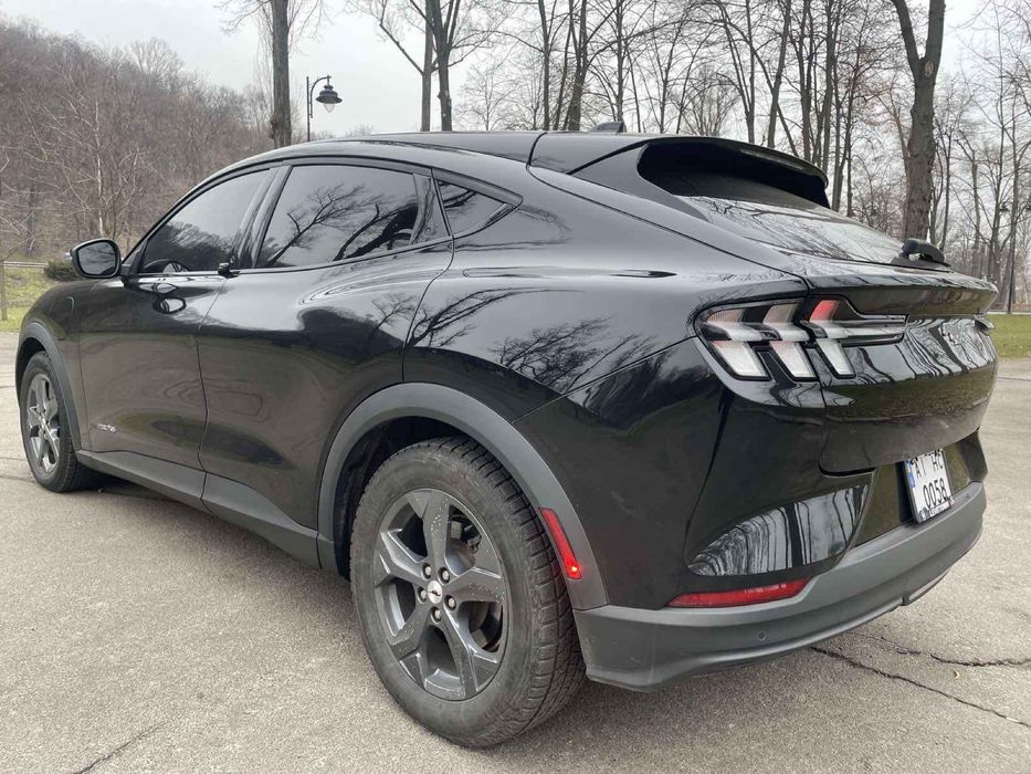 Електро автомобіль