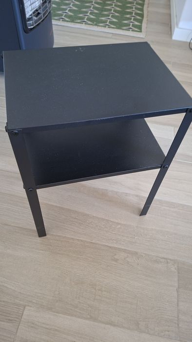 2 mesas de apoio ikea preta