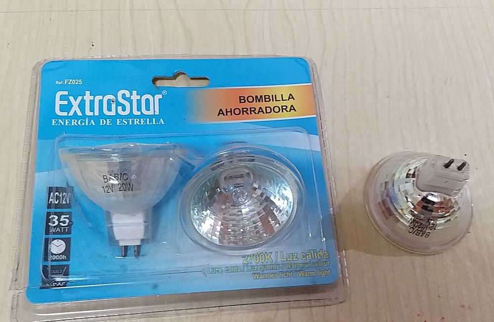 3 Focus de 12v e 35w.