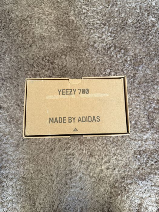yezzy 700 v3 novas
