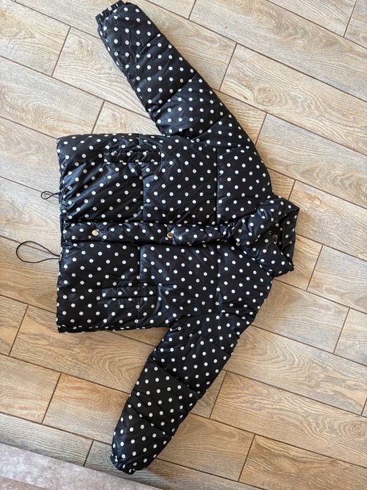 Черна куртка осіння