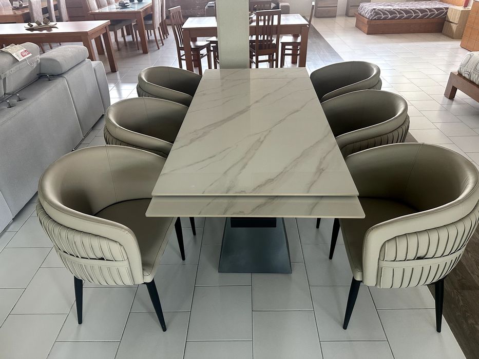 Mesa em Mármore com Cadeiras em Pelex6