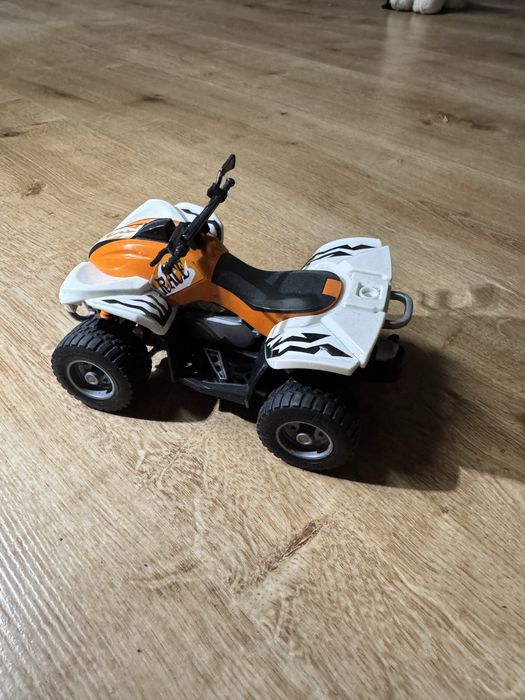 Bruder mały quad