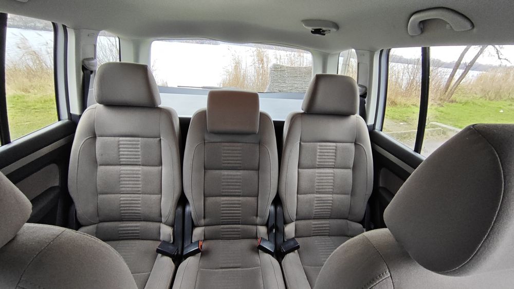 Фольксваген тоуран.