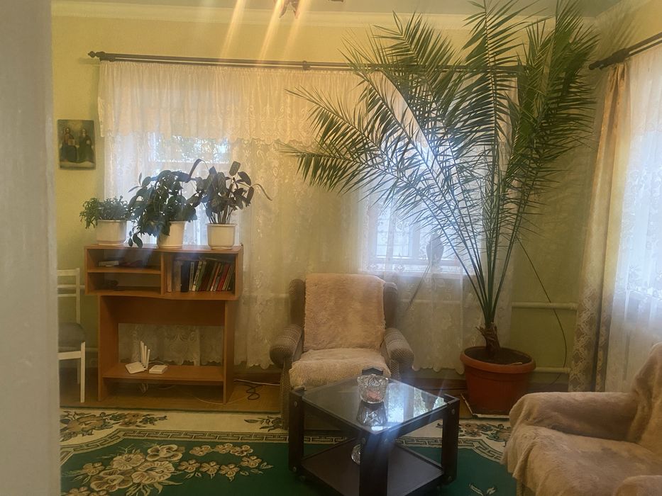 Продам газ. будинок зі зручностями в районі монастиря