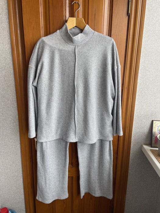 Трикотажний теплий сірий костюм