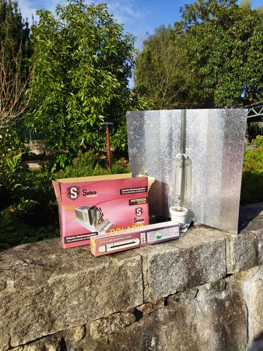 Reflector em alumínio estucado aberto