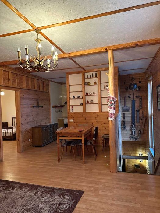 Здається в оренду частина двоповерхового будинку в районі Любечської