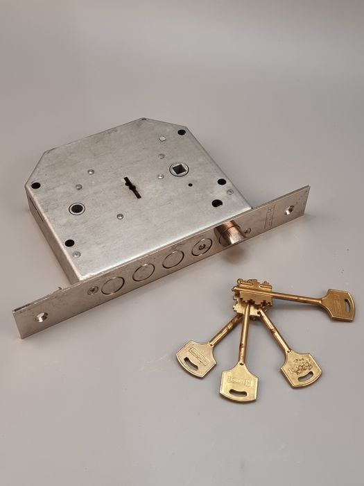 Врізний сувальдний замок Horst