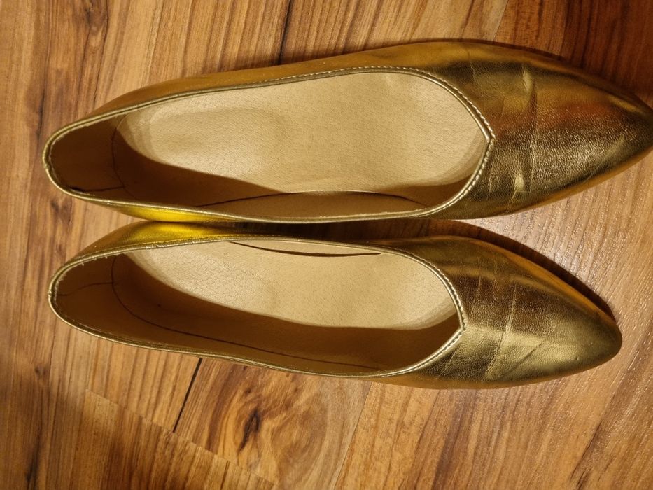 Złote czółenka Lavorazione Artigiana skóra 38