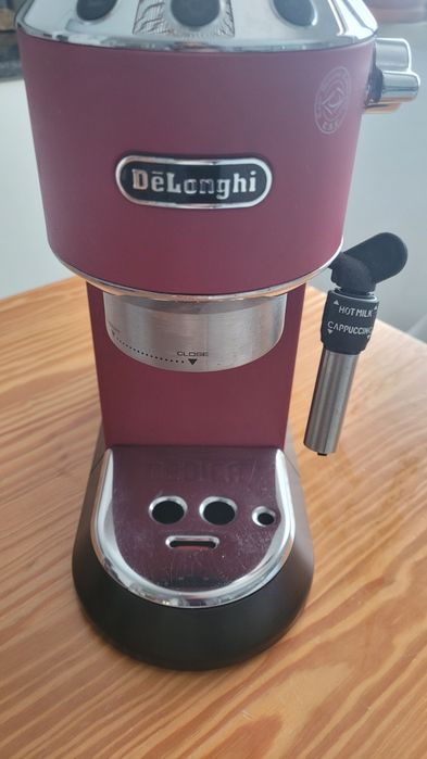 Máquina cafe Denlonghi vermelha