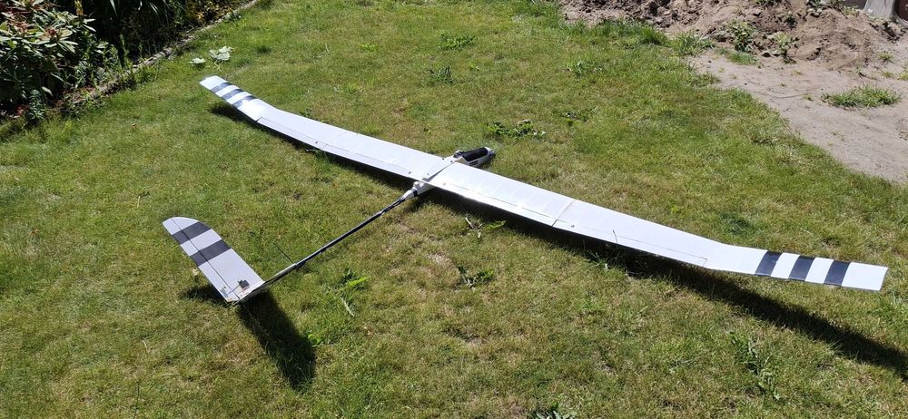 Motoszybowiec o rozpiętości 3.2 m