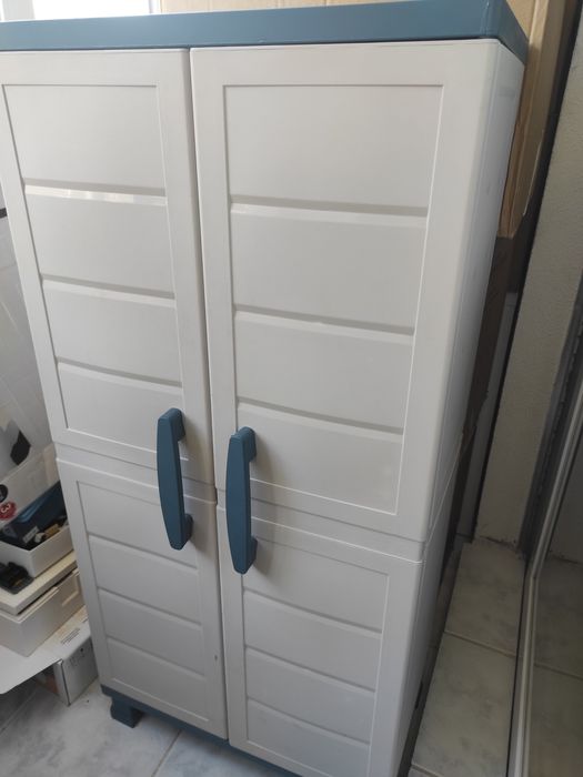 Sapateira usada em bom estado