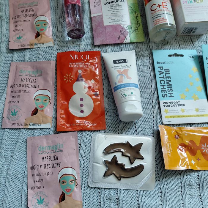 Zestaw kosmetyków dla kobiet perfumy maseczki pianki kremy
