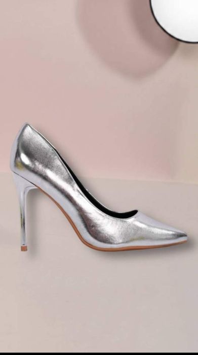 Туфлі жіночі, сріблястого кольору