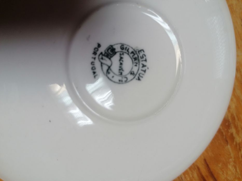 Saladeira com motivo estátua cavalinho